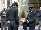 В Иране шефа "полиции нравов" задержали во время облавы в борделе В Иране шефа "полиции нравов" задержали во время облавы в борделе