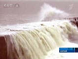 Самый ранний за всю историю КНР тайфун "Ногури", стремительно надвигающийся на побережье курортного остова Хайнань может стать и самым мощным за последние несколько десятилетий