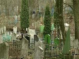 В Воронежской области на кладбище нашли незакопанный гроб с телом покойника