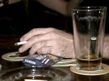 Курение и пьянство уже не возглавляют список вредных привычек у россиян