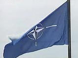 "НАТО поддерживает суверенитет и территориальную целостность Грузии, исходя из этой позиции, осуждает последние шаги России и ставит под вопрос посредническую миссию России в урегулировании конфликта", - сказал Симмонс