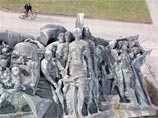 В Лейпциге восстанавливают 33-тонный ГДРовский памятник Марксу и Ленину. Это вызвало бурные споры В Лейпциге восстанавливают 33-тонный ГДРовский памятник Марксу и Ленину. Это вызвало бурные споры