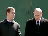 Путин и Медведев поздравили россиян с праздником Пасхи Путин и Медведев поздравили россиян с праздником Пасхи