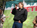 Андрей Васильев и его группа "Мухоморы" часто выступает на оппозиционных митингах в Питере