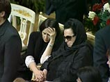 На Новодевичьем кладбище почтили память Мстислава Ростроповича На Новодевичьем кладбище почтили память Мстислава Ростроповича
