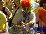 18 апреля организаторы гей-парада обратились в правительство Москвы с уведомлениями о проведении шествий секс-меньшинств по разным маршрутам центральной части города 1 и 2 мая