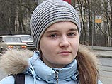 Вероника Смородинцева стояла на трамвайной остановке и вышла на проезжую часть, чтобы войти в подъехавший трамвай. Очнулась она на заднем сиденье автомобиля