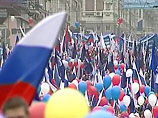 Десятки тысяч жителей городов Уральского федерального округа принимают участие в первомайских акциях в четверг