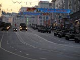 Юшков сообщил, что в ночной репетиции военного парада на Красной площади участвовало около восьми тысяч военнослужащих и более 170 единиц гусеничной и автомобильной техники