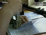 В Лондон вылетают российские консульские сотрудники для ускорения выдачи виз английским болельщикам В Лондон вылетают российские консульские сотрудники для ускорения выдачи виз английским болельщикам