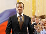 Медведев  поздравил россиян со своим избранием и не забыл отметить исторический вклад Путина 