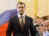 Медведев поздравил россиян со своим избранием и не забыл отметить исторический вклад Путина Медведев поздравил россиян со своим избранием и не забыл отметить исторический вклад Путина