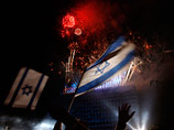 Сразу после завершения церемонии по всему Израилю начались салюты, свето-музыкальные представления и уличные концерты
