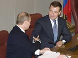 Госдума заслушала Путина и утвердила его премьером Госдума заслушала Путина и утвердила его премьером