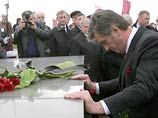 Ющенко возложил цветы к Могиле неизвестного солдата в Киеве, Тимошенко обещала ветеранам по 100 долларов Ющенко возложил цветы к Могиле неизвестного солдата в Киеве, Тимошенко обещала ветеранам по 100 долларов