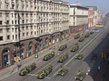 Парад в Москве. Медведев призвал серьезно относиться к пересмотру границ Парад в Москве. Медведев призвал серьезно относиться к пересмотру границ