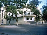 В Туле еврейский благотворительный центр изрисовали свастикой и антисемитскими выражениями В Туле еврейский благотворительный центр изрисовали свастикой и антисемитскими выражениями