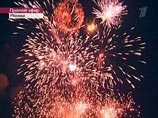 Вечерняя Москва увидела праздничный салют: более мощный, чем в 2007 году Вечерняя Москва увидела праздничный салют: более мощный, чем в 2007 году