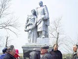 На Алтае перед Днем Победы снесли памятник погибшим воинам На Алтае перед Днем Победы снесли памятник погибшим воинам