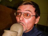 Как сообщил журналистам автор будущего памятника Олег Рябо, он будет символизировать людей, которые напиваются до "свиноподобного состояния" Как сообщил журналистам автор будущего памятника Олег Рябо, он будет символизировать людей, которые напиваются до "свиноподобного состояния"