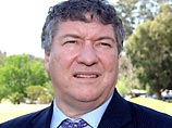 Самый "образованный" министр Австралии обматерил папарацци за фото на велосипеде Самый "образованный" министр Австралии обматерил папарацци за фото на велосипеде