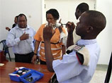 Полицейских Мозамбика заставят худеть. Животы мешают им бегать