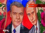 "Были они у нас, были, -- тут же крикнул его сосед. - Были и такие, где с одной стороны Путин, а с другой - Медведев. А матрешки с Медведевым выпустили маленьким тиражом, на пробу"