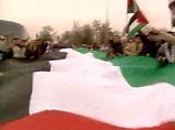 Палестинцы в Сирии сшили самый большой в мире флаг Палестинцы в Сирии сшили самый большой в мире флаг