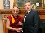 Китай выразил Британии протест из-за контактов Гордона Брауна с Далай-ламой