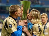 Игроки "Зенита" за победу в Кубке УЕФА получили по миллиону евро Игроки "Зенита" за победу в Кубке УЕФА получили по миллиону евро