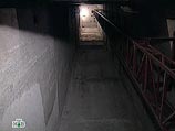 С девятого этажа кабина лифта пролетела 4 пролета и остановилась между четвертым и пятым этажом С девятого этажа кабина лифта пролетела 4 пролета и остановилась между четвертым и пятым этажом