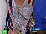 Россия принимает участие в песенном конкурсе "Евровидение" уже 14 лет, напоминает Die Tegeszeitung, но лишь теперь ее представитель сумел уехать домой с победой Россия принимает участие в песенном конкурсе "Евровидение" уже 14 лет, напоминает Die Tegeszeitung, но лишь теперь ее представитель сумел уехать домой с победой
