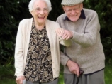 Супруги из английского Плимута отметили 80-летие супружеской жизни, так называемую "дубовую свадьбу"