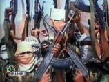 Увеличивающееся количество пленок, по-видимому, ставит перед собой цель сообщить правоохранительным и разведывательным органам о том, что для руководства "Аль-Каиды" не представляет проблем следить за происходящими событиями и обмениваться частыми сообщен Увеличивающееся количество пленок, по-видимому, ставит перед собой цель сообщить правоохранительным и разведывательным органам о том, что для руководства "Аль-Каиды" не представляет проблем следить за происходящими событиями и обмениваться частыми сообщен