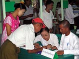 Новая конституция Мьянмы, принятая по итогам референдума, вступила в силу в четверг, сообщает AFP со ссылкой на государственное телевидение страны