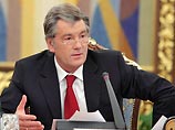 Тимошенко отметила, что президента Ющенко "народ на руках внес на должность главы государства". "Я не фан президента, честно вам скажу... Это потому что я намного больше вижу и знаю чем вы", - добавила она