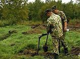 На месте ЧП работает оперативная бригада представителей ФСБ, ГУВД, МЧС. Все сельхозработы на данном участке остановлены На месте ЧП работает оперативная бригада представителей ФСБ, ГУВД, МЧС. Все сельхозработы на данном участке остановлены