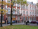 Беспрецедентная ситуация на юрфаке СПбГУ: почти половина выпускников факультета, где учился и был аспирантом президент Дмитрий Медведев, не сдали госэкзамены Беспрецедентная ситуация на юрфаке СПбГУ: почти половина выпускников факультета, где учился и был аспирантом президент Дмитрий Медведев, не сдали госэкзамены