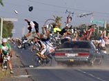 В Мексике пьяный водитель протаранил группу велосипедистов (ВИДЕО)