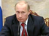Государственная дума России одобрила в первом чтении представленный "Единой Россией" законопроект, избавляющий правительство во главе с Владимиром Путиным от избыточных полномочий