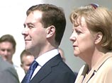 Самолет президента России приземлился в Германии. Там ждут от встречи Медведева и Меркель новой искры