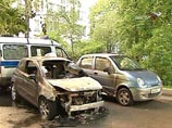 В ночь на пятницу около двух часов ночи возле дома номер 6, корпус 2 на Ярославском шоссе загорелся автомобиль Opel Corsa