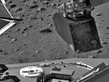 Американский марсоход "Феникс" взял первую пробу грунта Красной планеты