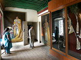 Все имущество короля Гьянендры Шаха было национализировано, включая дворец "Нараянхити", который превратят в музей