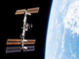 "Если в 2009 году руководители глав национальных космических агентств придут к решению увеличить экипаж МКС до шести человек, Россия будет вынуждена приостановить полеты космических туристов", - уточнил глава Роскосмоса