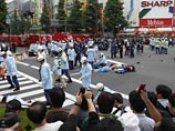 Резня в центре Токио - преступник ранил ножом 15 человек Резня в центре Токио - преступник ранил ножом 15 человек