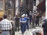 На Украине из-под завала на шахте достали
двух живых горняков