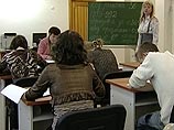 До 2009 года ЕГЭ проводится в качестве эксперимента, что подразумевает согласие участвующих в нем сторон. Между тем при проведении ЕГЭ мнения школьников во многих регионах страны никто не спрашивал - тестовую форму экзамена им выбрали принудительно До 2009 года ЕГЭ проводится в качестве эксперимента, что подразумевает согласие участвующих в нем сторон. Между тем при проведении ЕГЭ мнения школьников во многих регионах страны никто не спрашивал - тестовую форму экзамена им выбрали принудительно