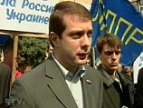 Депутат также назвал "логичной и справедливой" идею о предоставлении для соотечественников безвизового режима въезда в Россию
