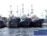 Сторонники Ющенко убеждают Россию начать вывод ЧФ из Севастополя в 2008 году, но Москва уверена: "главное - не суетиться" Сторонники Ющенко убеждают Россию начать вывод ЧФ из Севастополя в 2008 году, но Москва уверена: "главное - не суетиться"